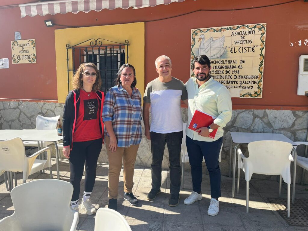 La Asociación de Vecinos El Cisne inicia nueva etapa en la Cañada de los Tomates, presidenta Maria del Carmen baez Rodas junto con Jorge Juliá Delegado de participación ciudadana del Ayto. de Algeciras